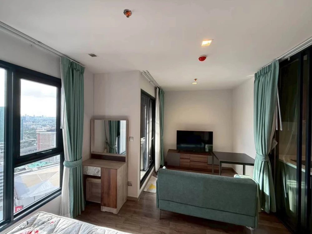 Condo for rent at Life Ladprao Valley. Nice unit on the 38th floor with great views. Fully furnished with appliances. Book now!