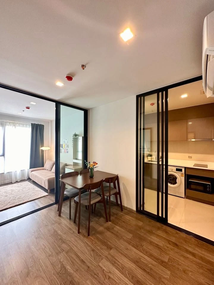 Condo for rent at Life Ladprao Valley. Fully furnished and equipped with appliances. Just bring your suitcase and move in!