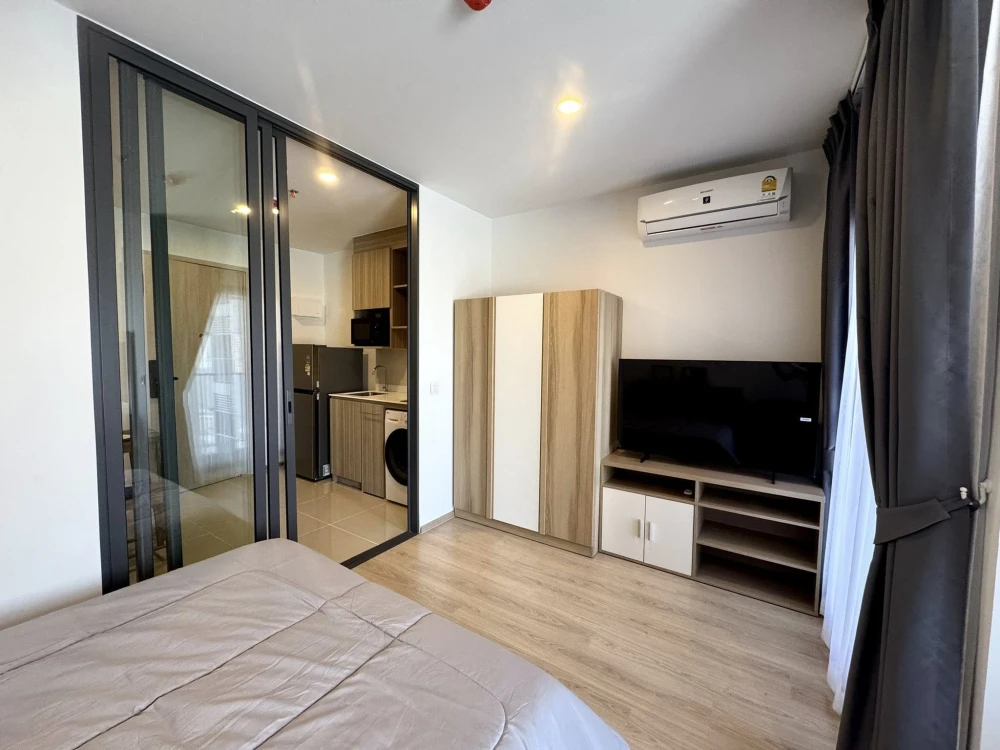 Condo for rent at Life Rama 4 - Asoke. Ready to move in, fully furnished. Book today! Don't miss out!