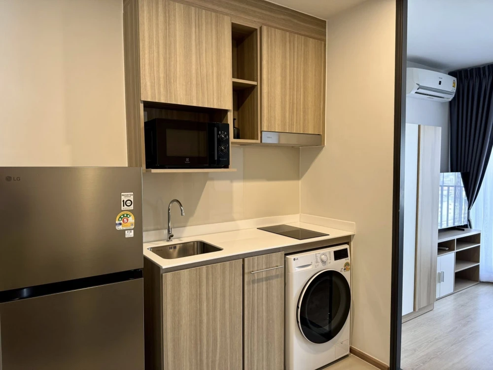 Condo for rent at Life Rama 4 - Asoke. Ready to move in, fully furnished. Book today! Don't miss out!
