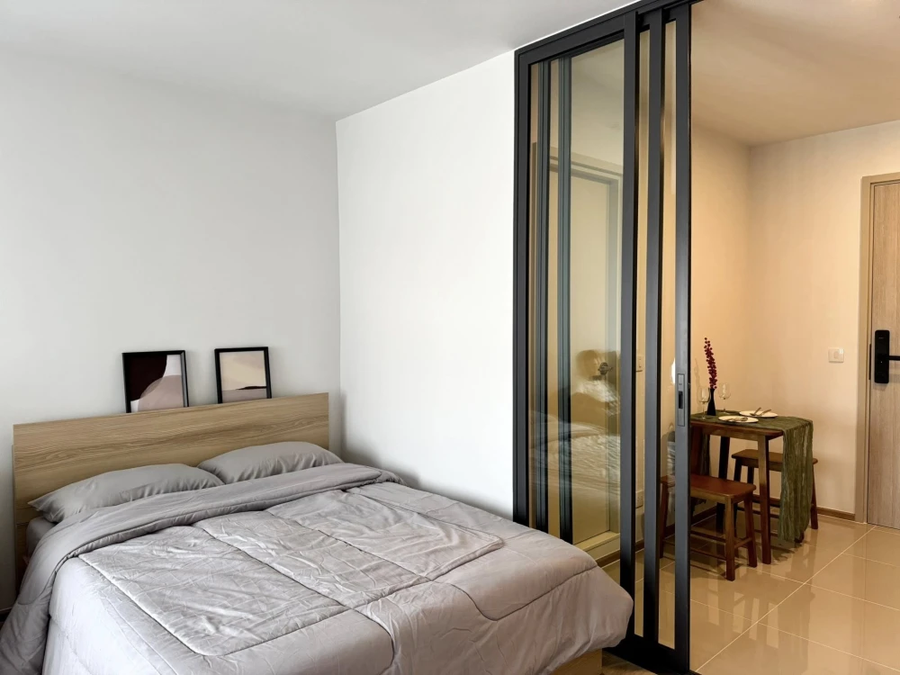 Condo for rent at Life Rama 4 - Asoke. Ready to move in, fully furnished. Book today! Don't miss out!