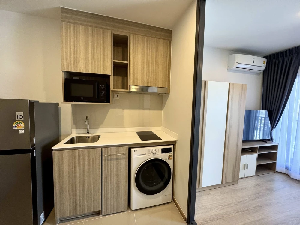 Condo for rent at Life Rama 4 - Asoke. Ready to move in, fully furnished. Book today! Don't miss out!