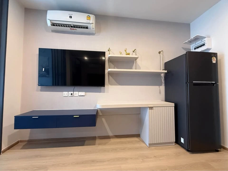 Condo for rent at Life Rama 4 - Asoke, fully furnished, 30th floor with great views. Don't miss out!