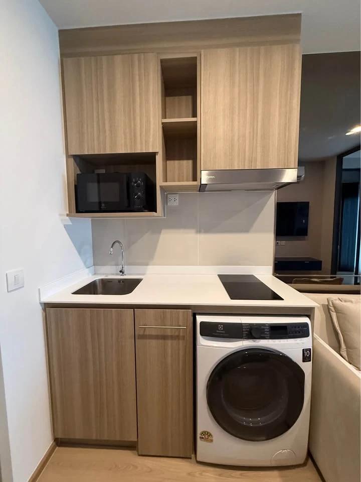 Condo for rent at Life Rama 4 - Asoke, fully furnished, 30th floor with great views. Don't miss out!