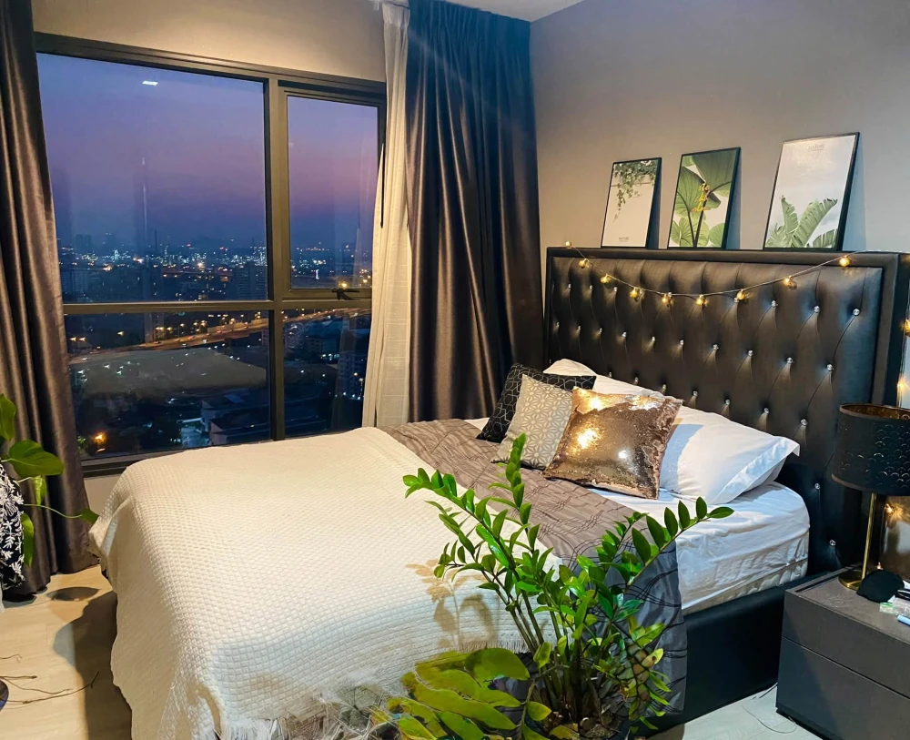 Condo for rent at Life Sukhumvit 48. Spacious and comfortable, featuring a well-designed living area and full amenities—book now!