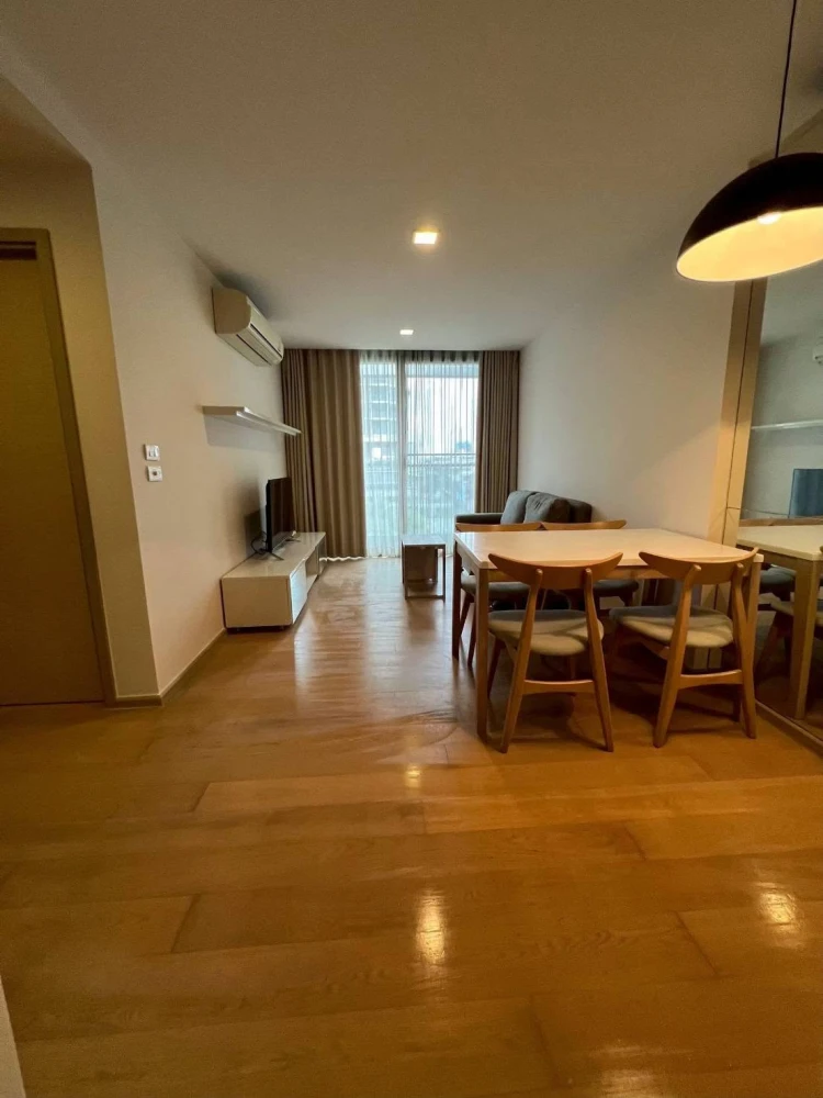 Condo for rent at Liv@49 (Sukhumvit 49). Spacious and comfortable unit with ample living space. Book yours today! Don't miss out!