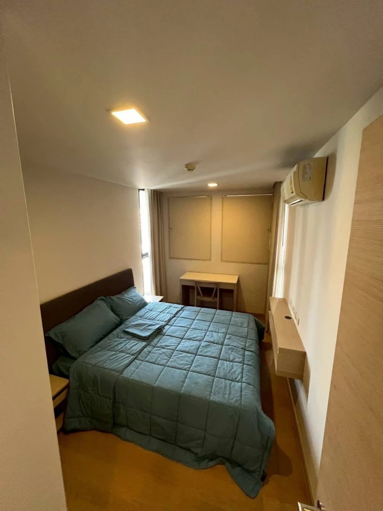Condo for rent at Liv@49 (Sukhumvit 49). Spacious and comfortable unit with ample living space. Book yours today! Don't miss out!