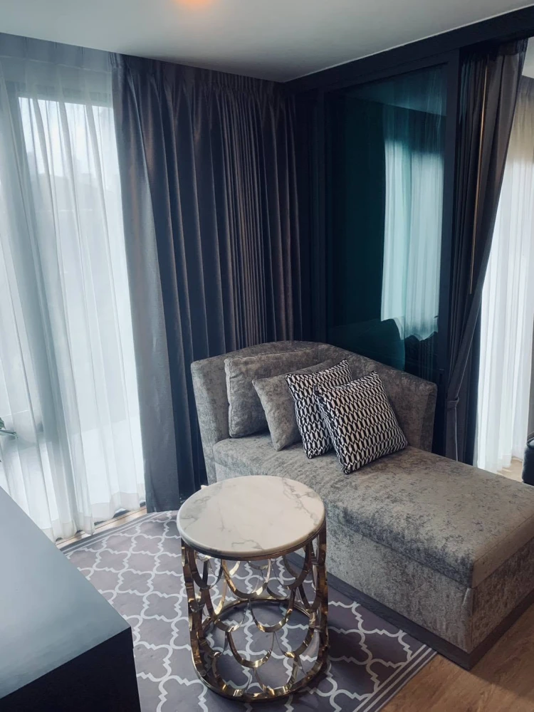 Condo for rent at LLOYD Thonglor, Research Center area. Nicely decorated unit with high-quality built-in furniture. Convenient and fully furnished. Do