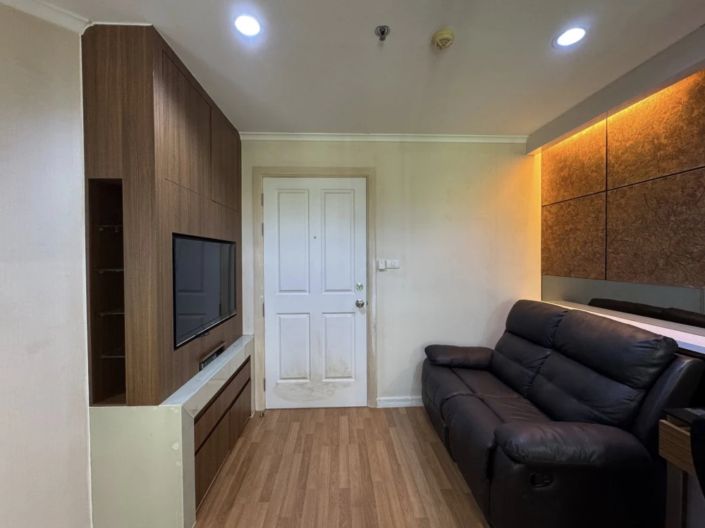 Condo for rent at Lumpini Park Riverside Rama 3, 10th floor. Amazing view! Everything you need is here. Book now, don't wait!