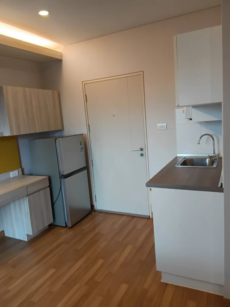 Condo for rent at Lumpini Park Vibhavadi - Chatuchak. Ready to move in, fully furnished. Book now, don't miss out!