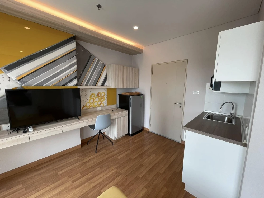 Condo for rent Lumpini Park Vibhavadi – Chatuchak, 9th floor, pool view, beautiful corner, with built-in, ready to use