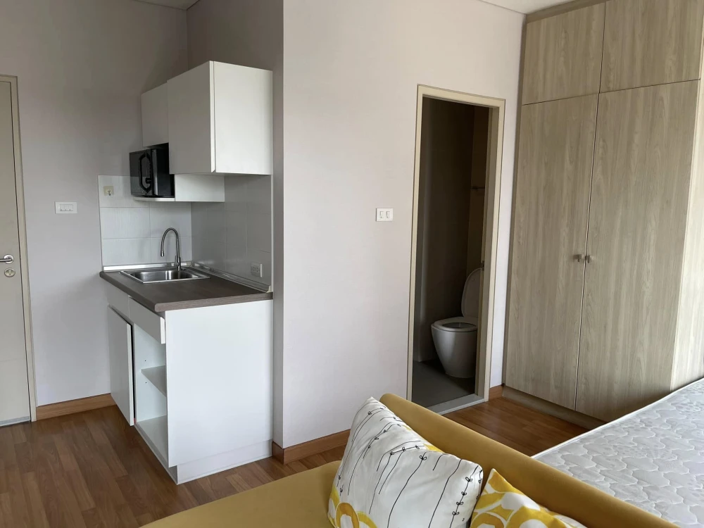 Condo for rent Lumpini Park Vibhavadi – Chatuchak, 9th floor, pool view, beautiful corner, with built-in, ready to use