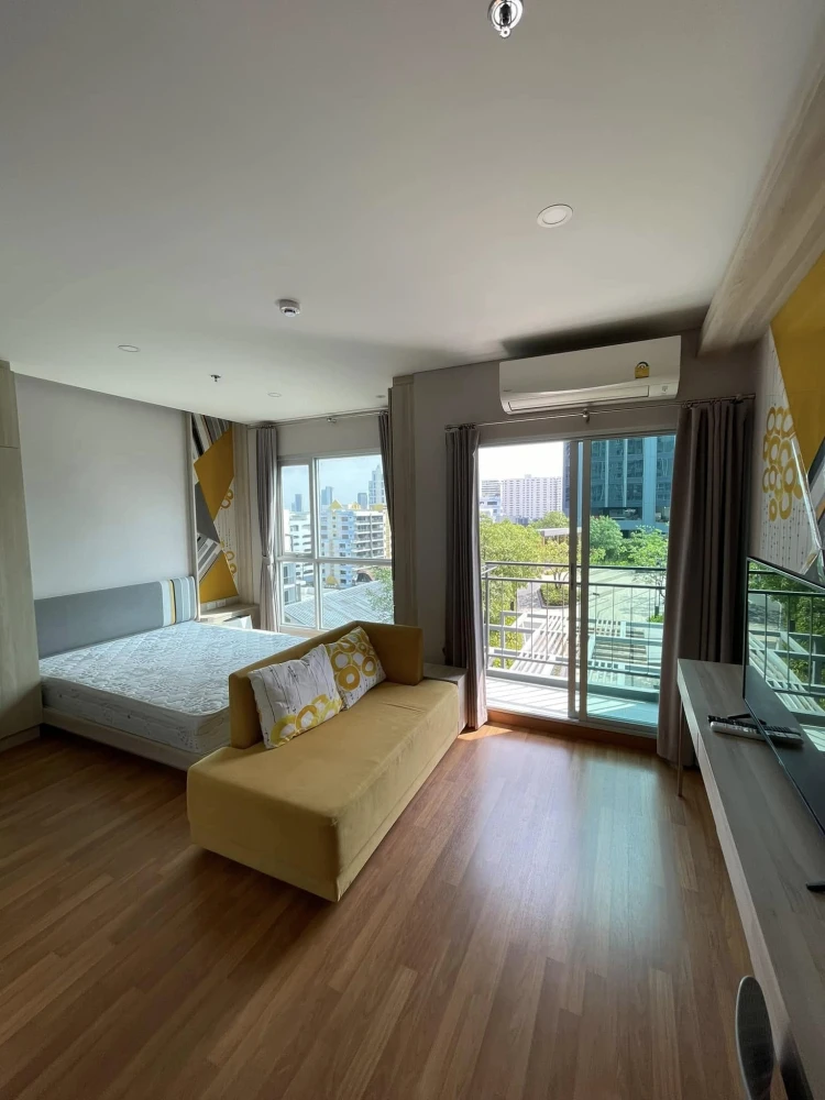 Condo for rent Lumpini Park Vibhavadi – Chatuchak, 9th floor, pool view, beautiful corner, with built-in, ready to use