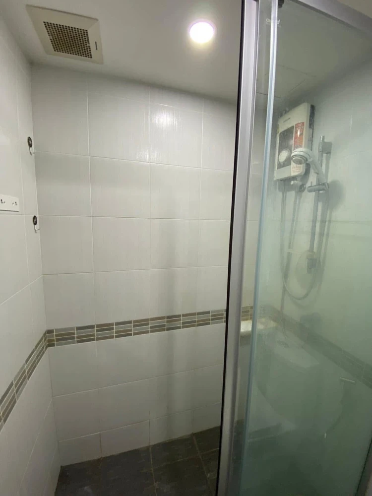 Condo for rent at Lumpini Place Bangna Km.3. Ready to move in, fully furnished with appliances. Affordable price. Book now, don't miss out!