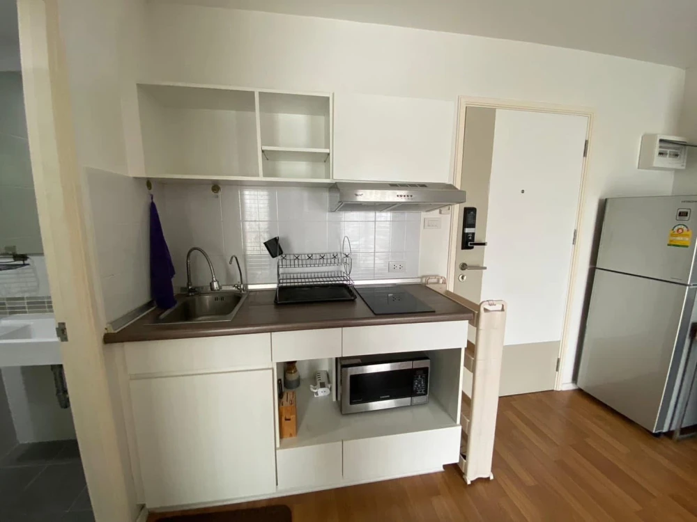 Condo for rent at Lumpini Place Bangna Km.3. Ready to move in, fully furnished with appliances. Affordable price. Book now, don't miss out!