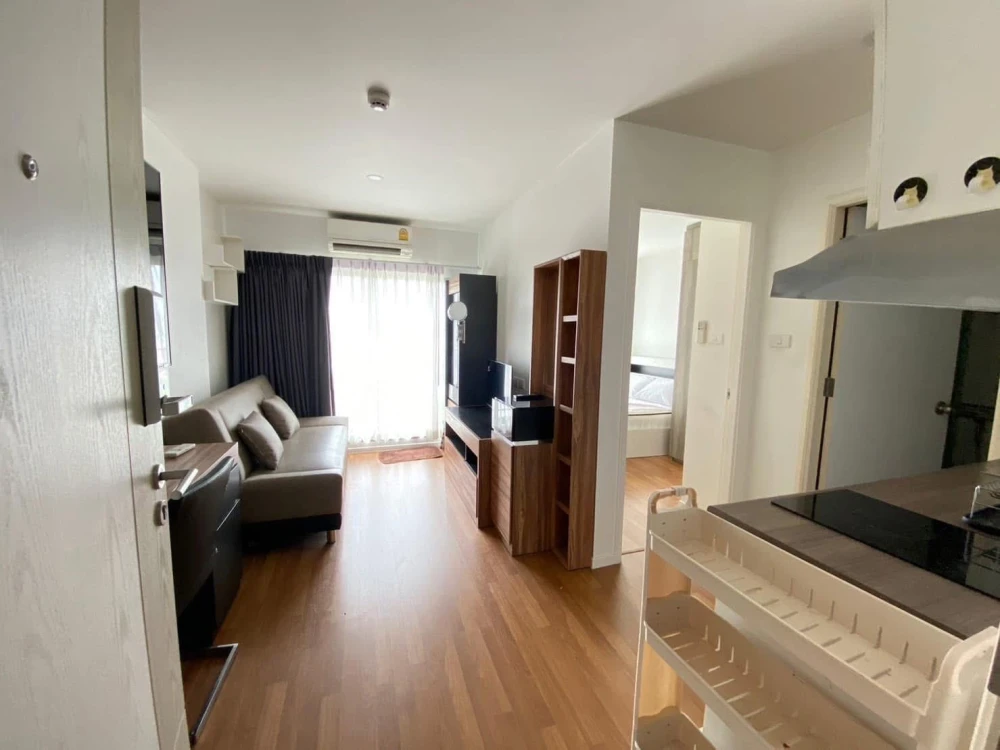 Condo for rent at Lumpini Place Bangna Km.3. Ready to move in, fully furnished with appliances. Affordable price. Book now, don't miss out!