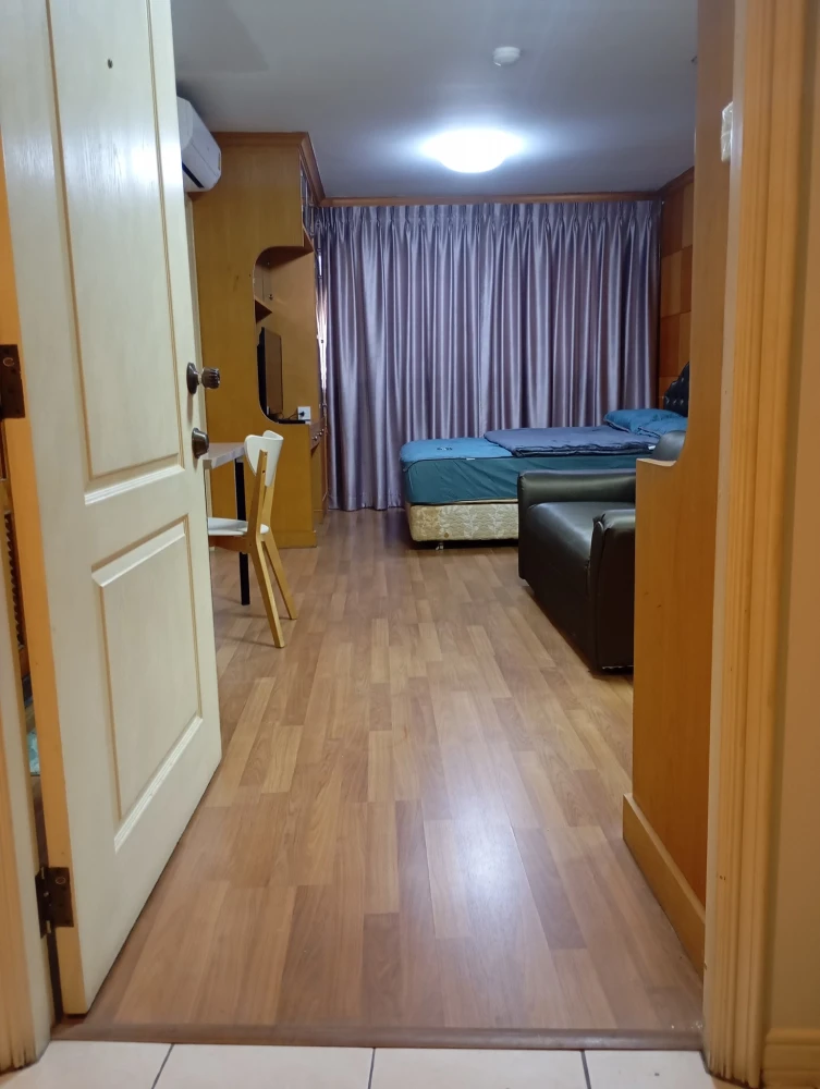 ให้เช่าคอนโด Lumpini Place Narathiwas 24 ห้องพร้อมอยู่ เฟอน ์เครื่องใช้ไฟฟ้าครบ มาจองเลย ได้แล้ววันนี้