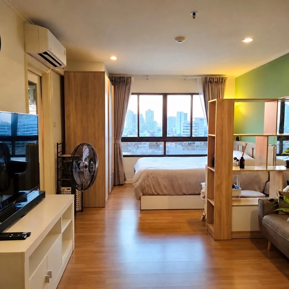 Condo for rent at Lumpini Place Rama 3 - Riverview. The unit is move-in ready and comes with full amenities—book yours today!