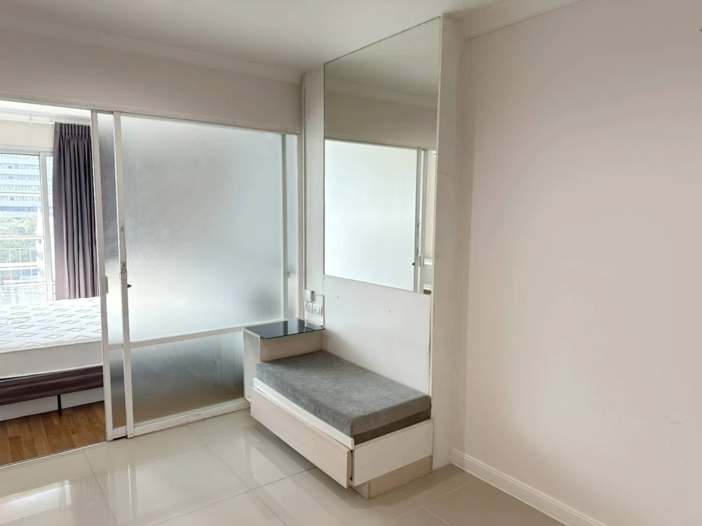 Condo for rent at Lumpini Place Rama 9–Ratchada. Nice unit with complete amenities. Don't miss out!