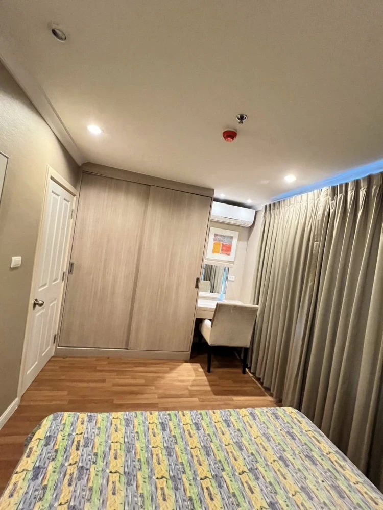 Condo for rent: Lumpini Place Rama 9–Ratchada, large room, plenty of usable space, comes with a great price. You must come and reserve now.