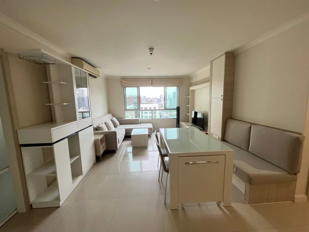 ให้เช่าคอนโด Lumpini Place Rama 9–Ratchada ห้องใหญ่อยู่สาบ พื้นที่ใช้สอยจุใจ สะดวกครบจยที่นี่ มาจองเลย
