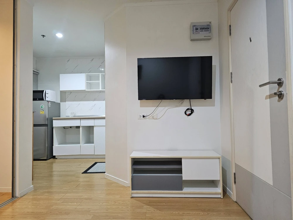 Condo for rent at Lumpini Place Srinakarin-Huamak Station. Ready to move in, fully furnished with appliances. Book now!