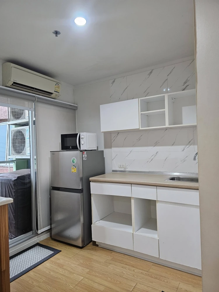 Condo for rent at Lumpini Place Srinakarin-Huamak Station. Ready to move in, fully furnished with appliances. Book now!