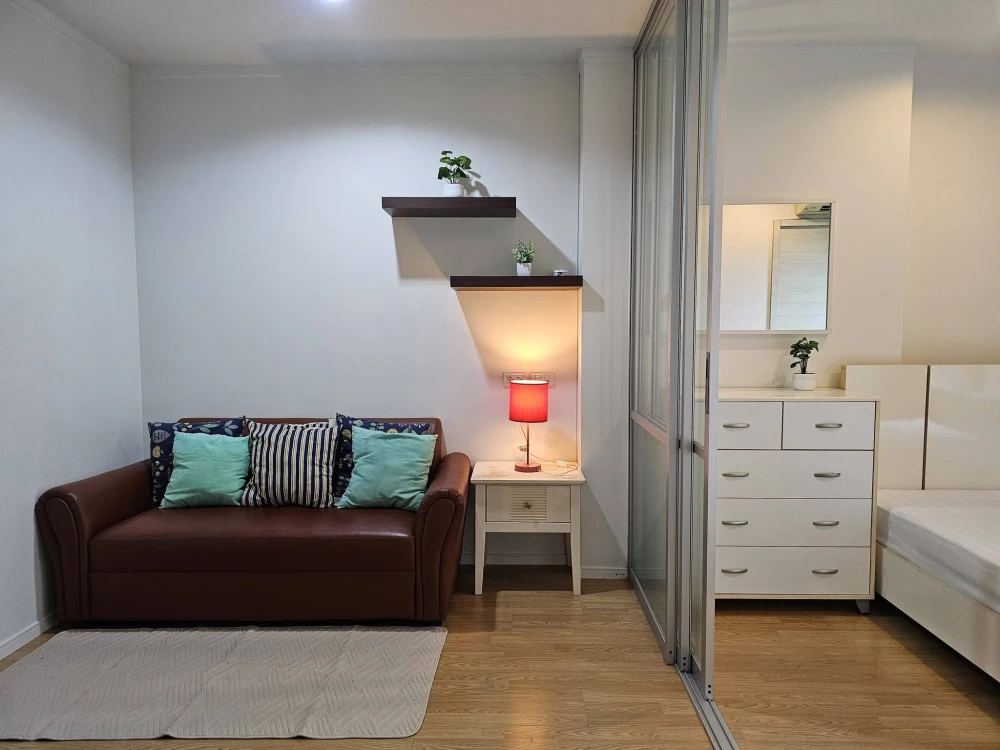 Condo for rent at Lumpini Place Srinakarin-Huamak Station. Ready to move in, fully furnished with appliances. Book now!