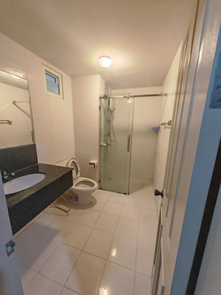 Condo for rent at Metro Park Sathorn. Ready to move in, fully furnished. Book today! Don't miss out!