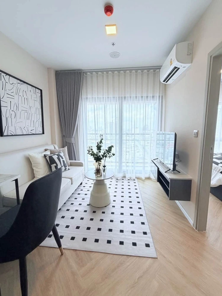 Condo for rent at Modiz Collection Bangpho. Beautiful unit, fully furnished and equipped with appliances—just bring your suitcase and move right in!