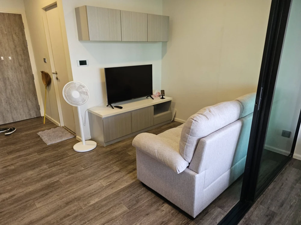 Condo for rent at Modiz Interchange. Ready to move in, fully furnished, great price. Book now, don't miss out!