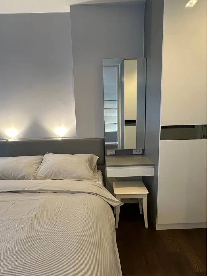 Condo for rent at Nara 9 by Eastern Star. Fully furnished and equipped with appliances. Book now! Don't miss out!