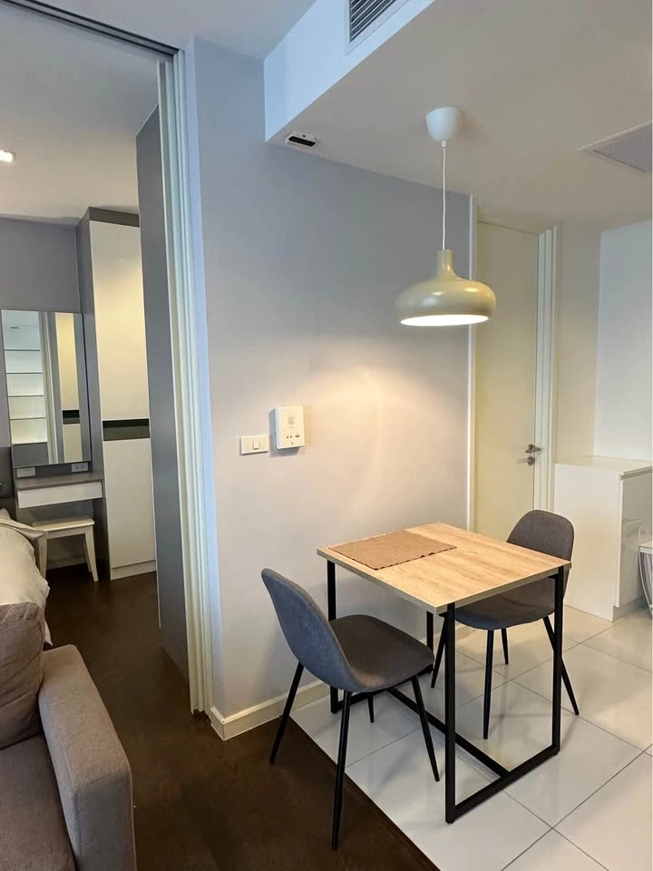 Condo for rent at Nara 9 by Eastern Star. Fully furnished and equipped with appliances. Book now! Don't miss out!