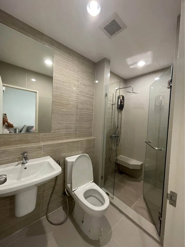 Condo for rent at Niche Mono Charoen Nakorn. The unit is partitioned into separate, well-defined zones. Great value! Book now, don't wait!