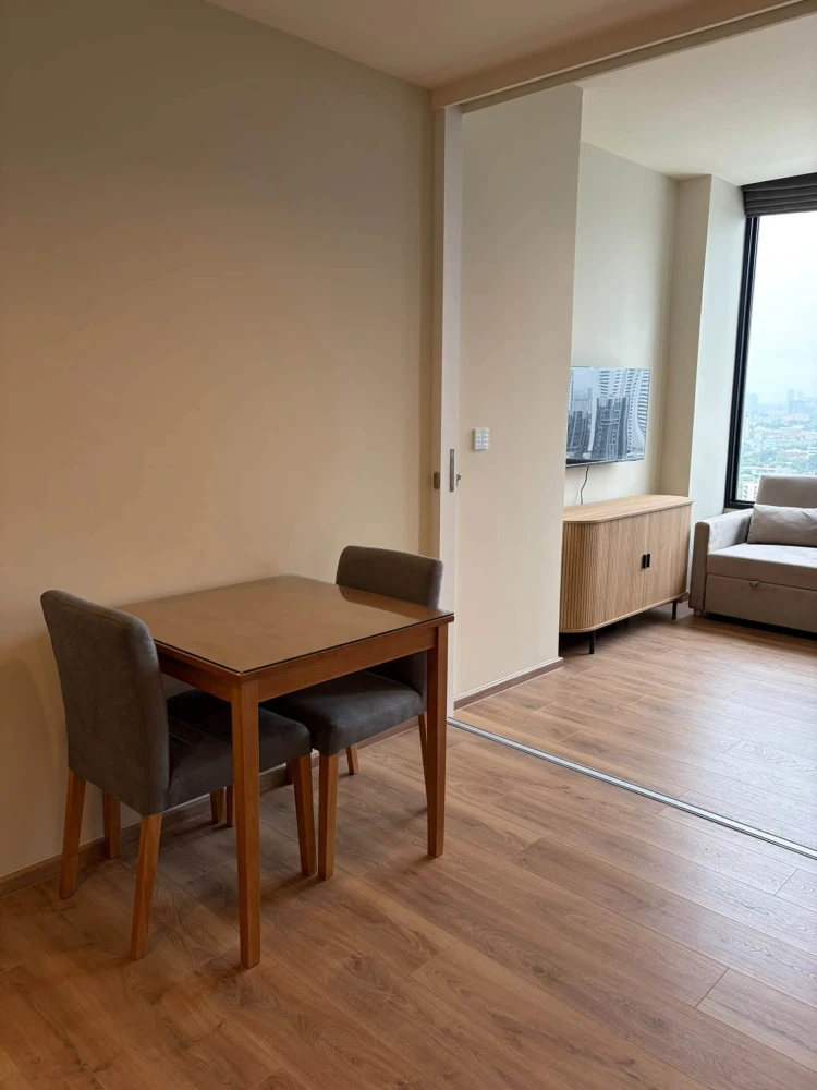 Condo for rent at Noble Form Thonglor. Move-in ready—fully furnished and equipped with all appliances. Just bring your personal belongings and move ri