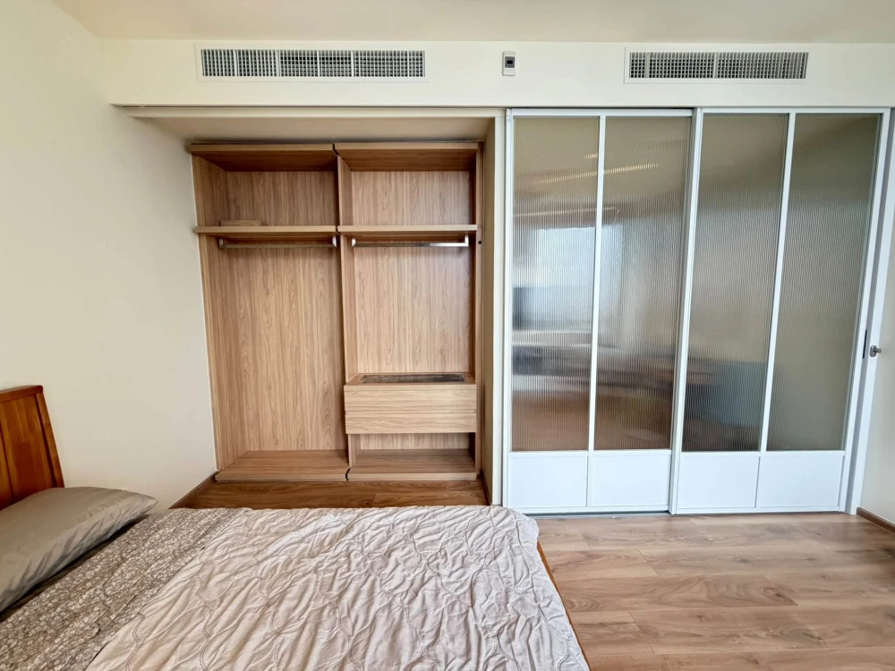 Condo for rent at Noble Form Thonglor. Move-in ready—fully furnished and equipped with all appliances. Just bring your personal belongings and move ri