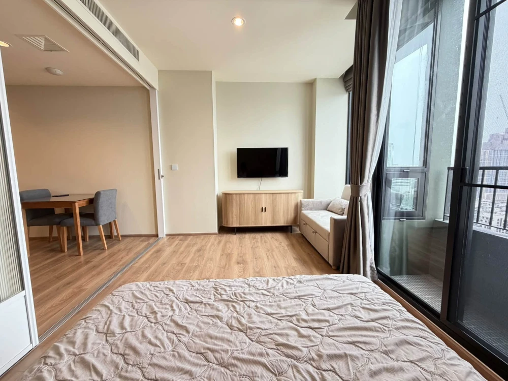 Condo for rent at Noble Form Thonglor. Move-in ready—fully furnished and equipped with all appliances. Just bring your personal belongings and move ri
