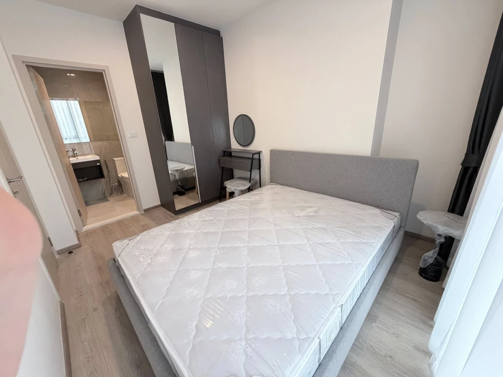 Condo for rent at Noble Nue District R9, 24th floor. High floor with stunning views and fully furnished. Book now!