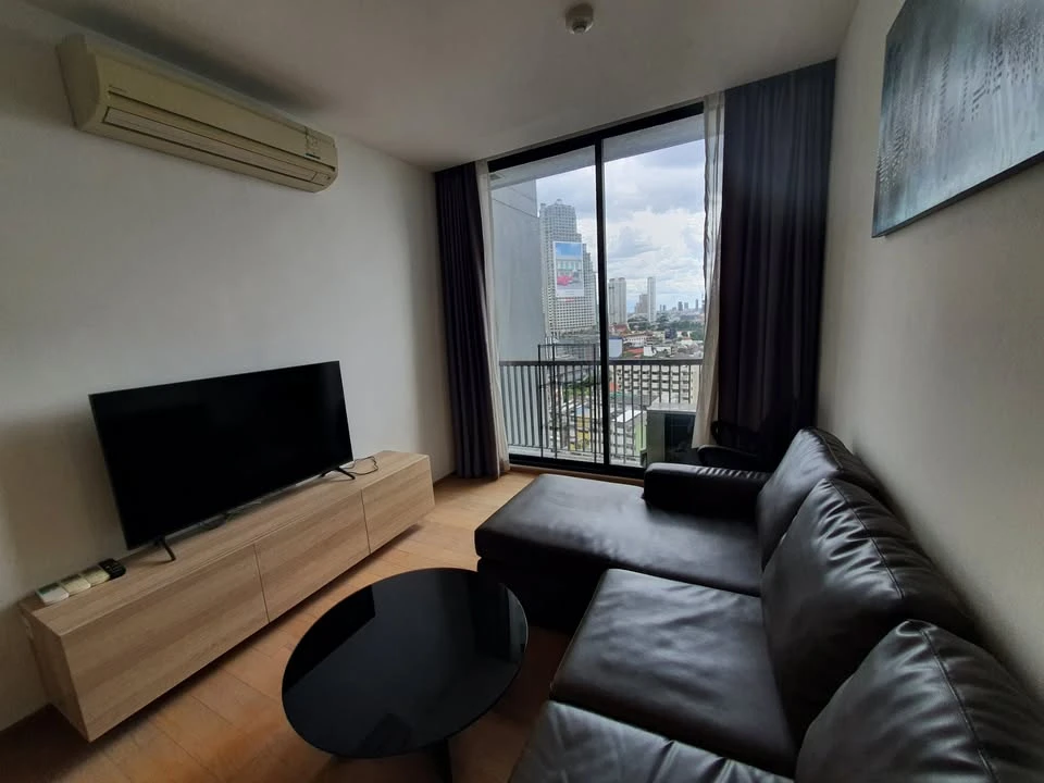 Condo for rent: Noble Revo Silom. Spacious room with plenty of living space. Fully furnished with appliances. Reserve now. Don't miss out!