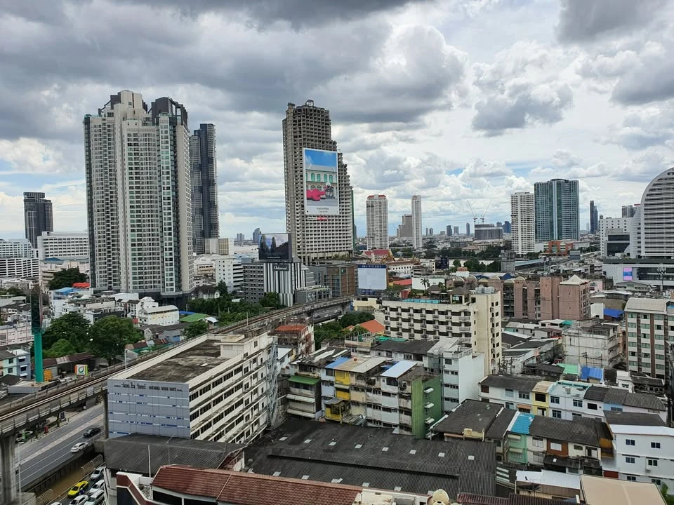 Condo for rent: Noble Revo Silom. Spacious room with plenty of living space. Fully furnished with appliances. Reserve now. Don't miss out!