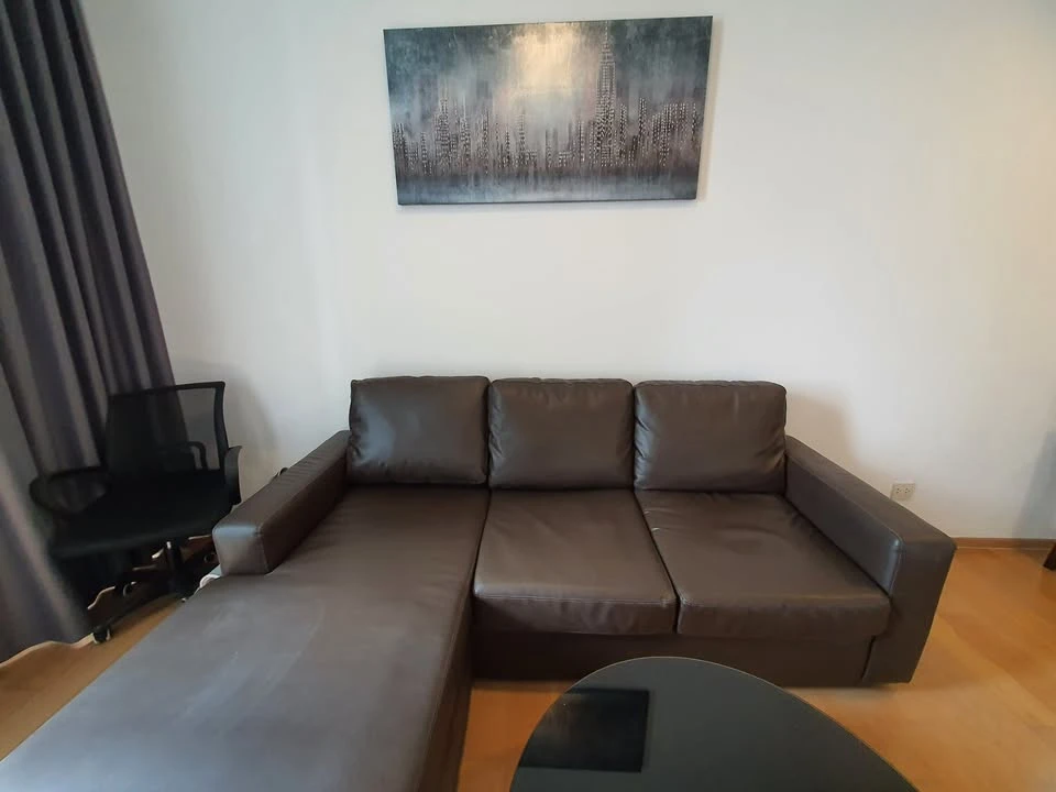 Condo for rent: Noble Revo Silom. Spacious room with plenty of living space. Fully furnished with appliances. Reserve now. Don't miss out!