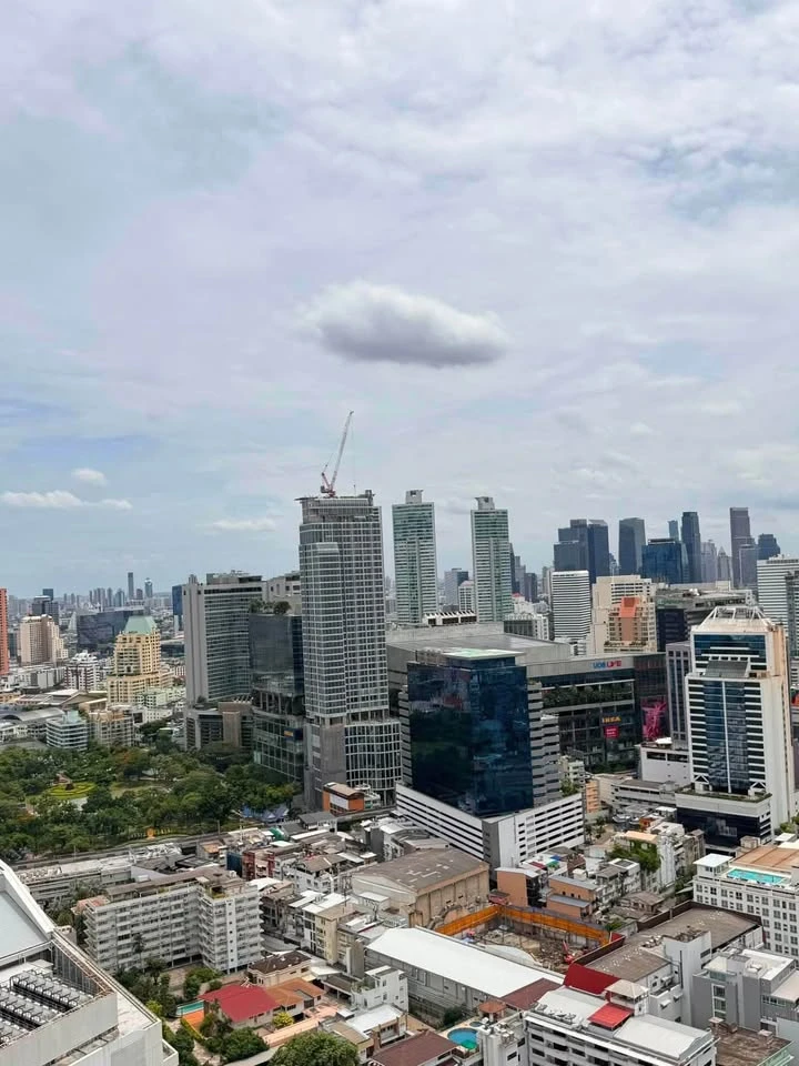Condo for rent Noble State Sukhumvit 39, 32nd floor, Sukhumvit city view, well decorated, built-in, if you don't book, you'll miss out.