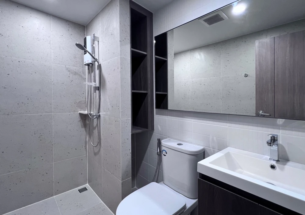 Condo for rent at Nue Core Khu Khot Station. Corner unit for privacy. Affordable price. Book now! Don't miss out!