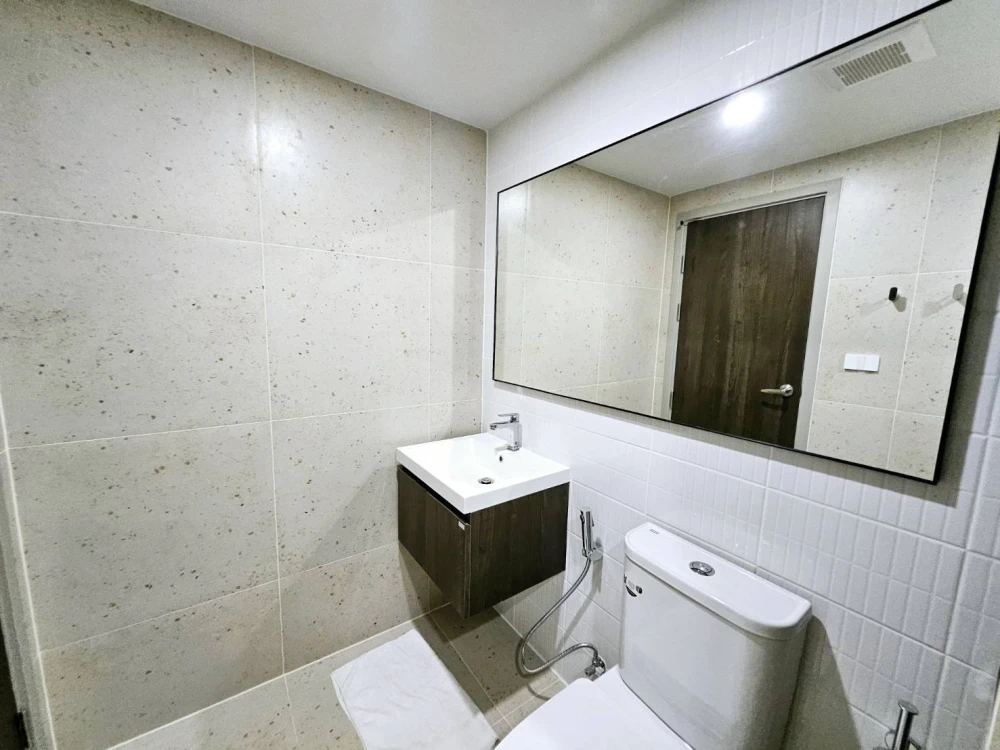 Condo for rent, Nue Cross Khu Khot Station, well-separated rooms, great value, you'll regret it if you miss it.