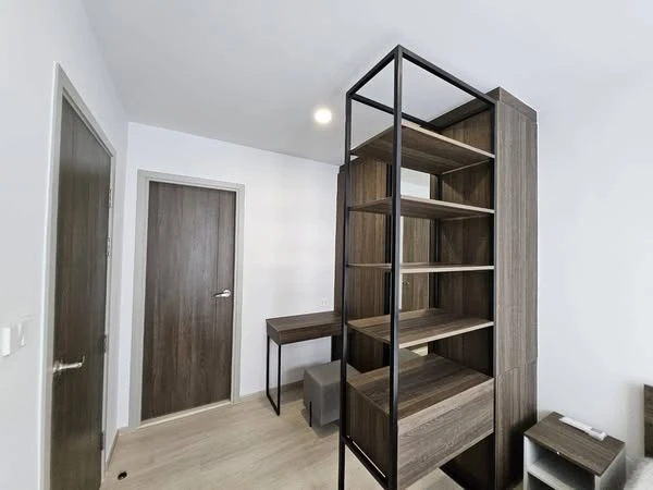 Condo for rent, Nue Cross Khu Khot Station, well-separated rooms, great value, you'll regret it if you miss it.