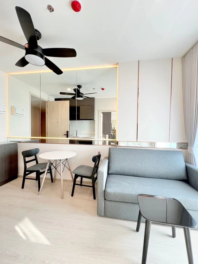 Condo for rent: NUE Noble Ratchada-Ladprao. Beautifully decorated room with excellent built-in furniture. Convenient and complete here. Come reserve n