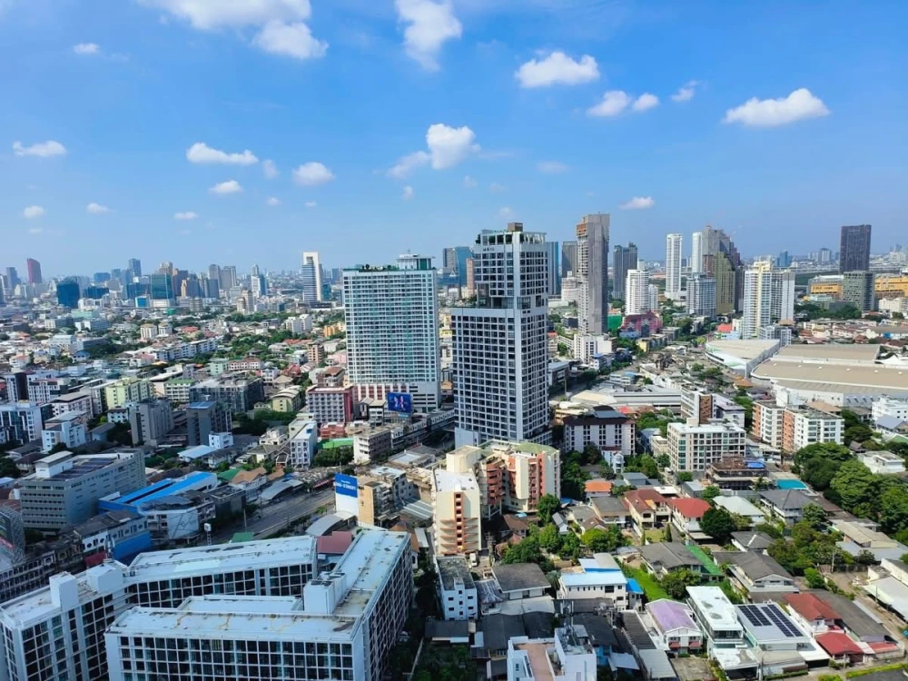 Condo for rent: NUE Noble Ratchada-Ladprao. Beautifully decorated room with excellent built-in furniture. Convenient and complete here. Come reserve n