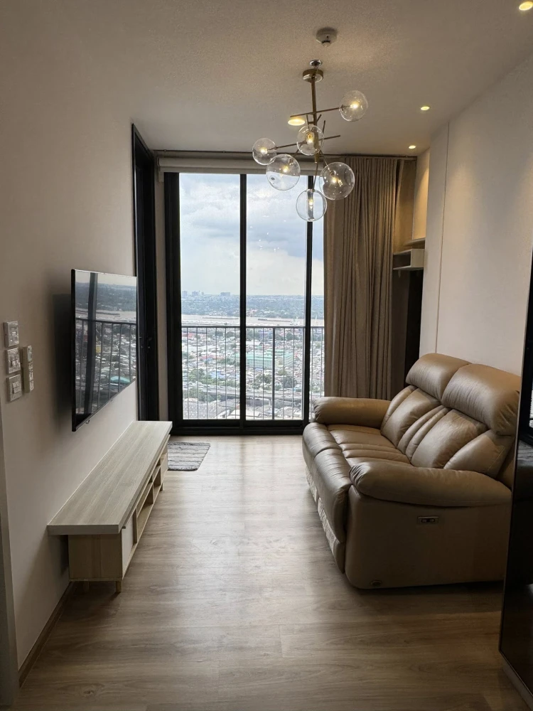 Condo for rent: Oka Haus Sukhumvit 36. Nicely decorated unit with complete furniture and appliances. 34th floor with great views. Book now!