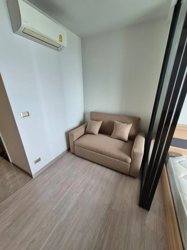 Condo for rent at One 9 Five Asoke-Rama 9. The unit is partitioned into separate, well-defined zones. Everything you need is here. Book now, don't mis