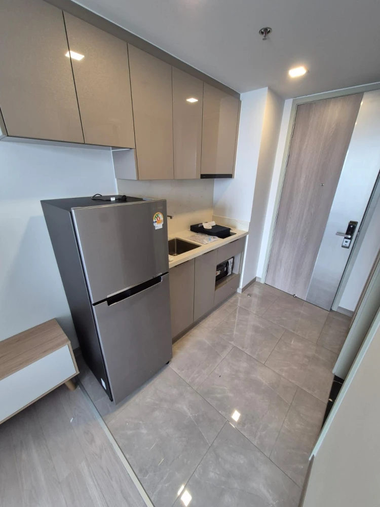 Condo for rent at One 9 Five Asoke-Rama 9. The unit is partitioned into separate, well-defined zones. Everything you need is here. Book now, don't mis